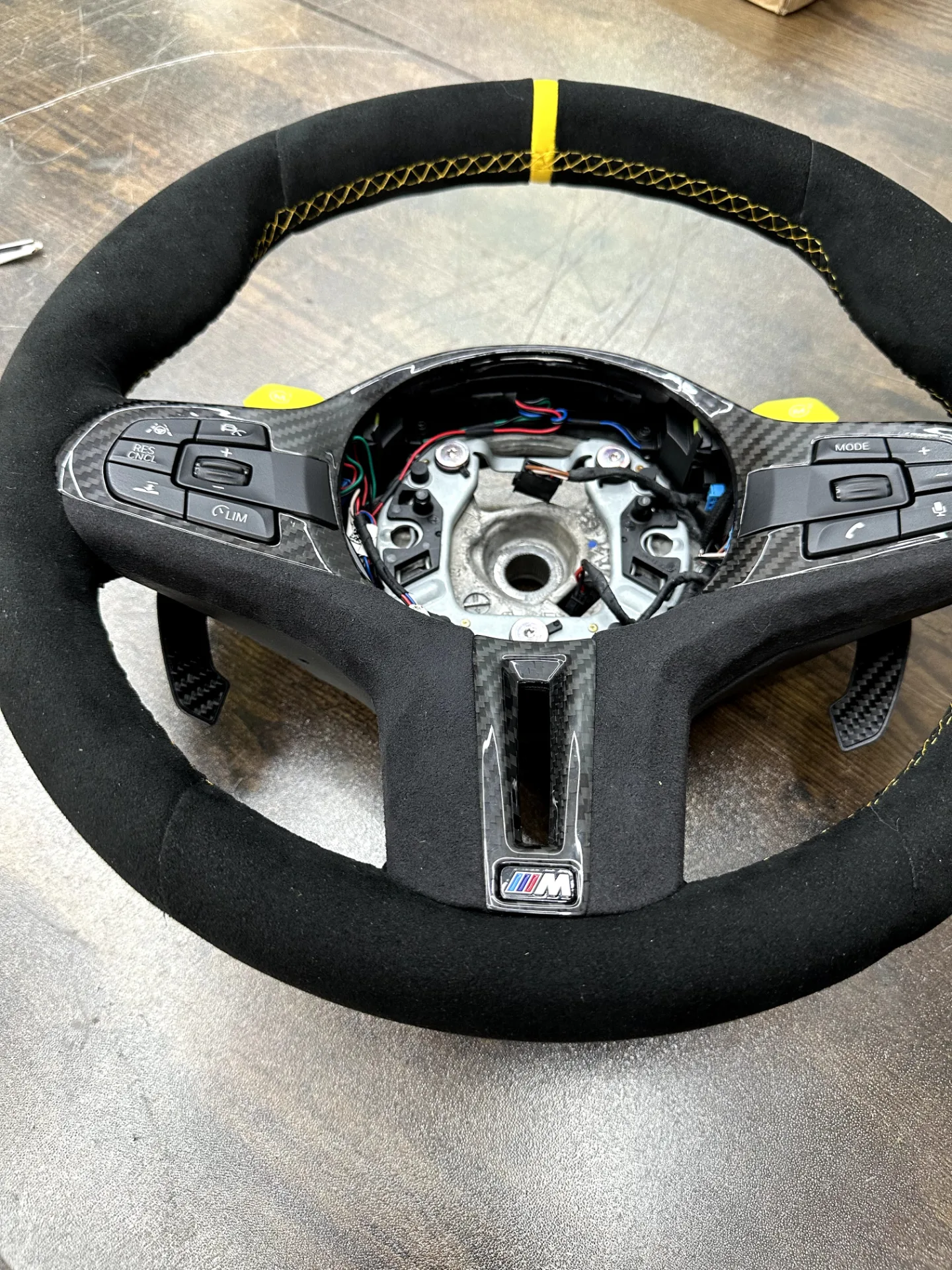 BMW M Paket Lenkrad neu beziehen AMMARO Atelier