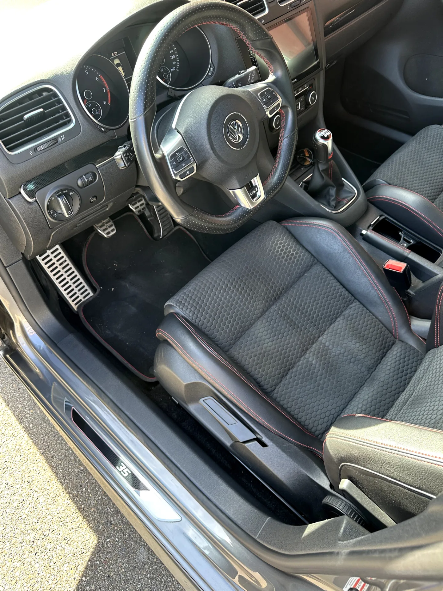 Volkswagen Golf Lenkrad neu beziehen AMMARO Atelier