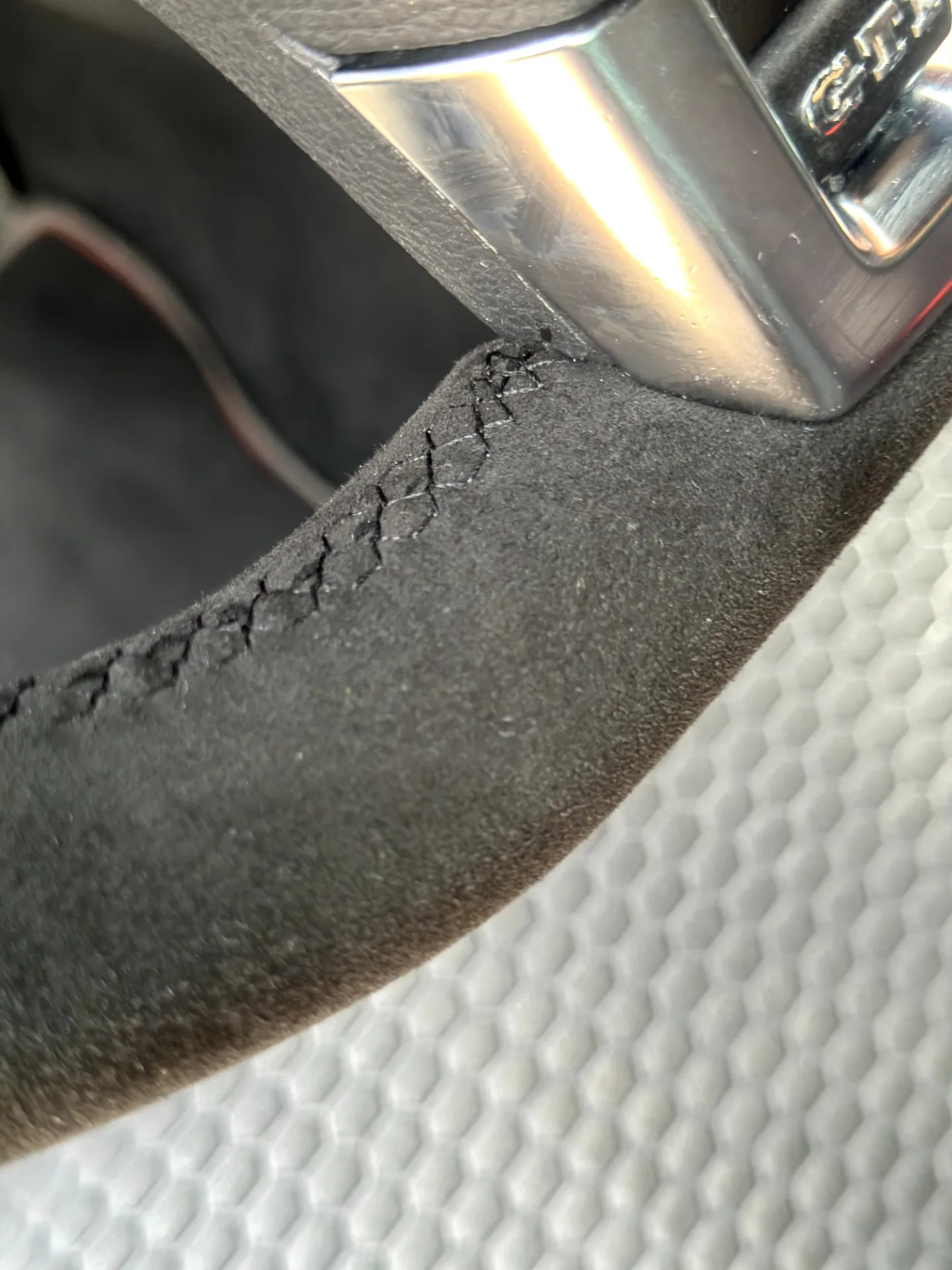 Volkswagen Golf Lenkrad neu beziehen AMMARO Atelier